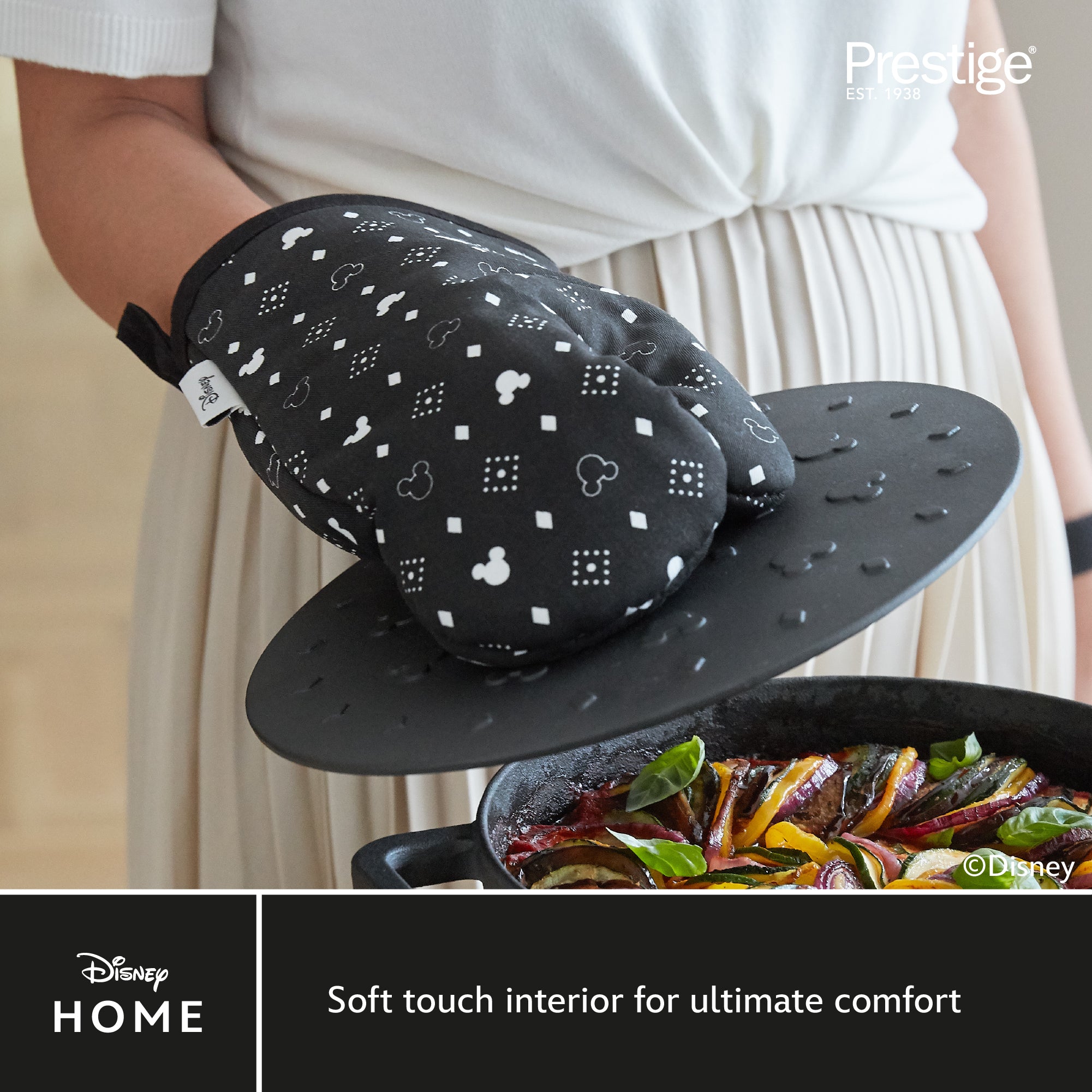 Disney Monochrome Mickey Mouse: Single Oven Glove - Image 3